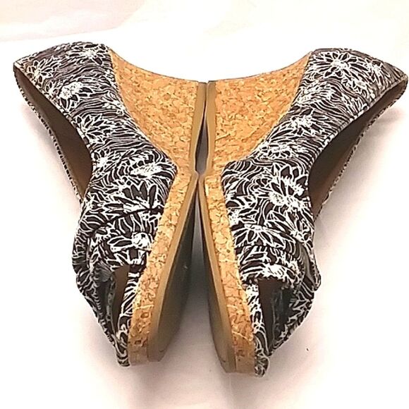 Dexflex Comfort Black and White Floral Wedge with Cork Look Heels 8W - Picture 7 of 10